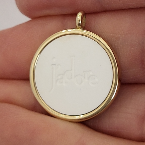 Dior Ja'dore NWOB Gold Tone Pendent With White Fragrance Stone 8mm - Picture 12 of 12